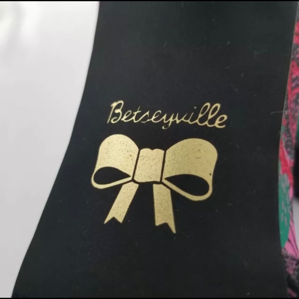 Betsey Johnson - Picture 5 of 11